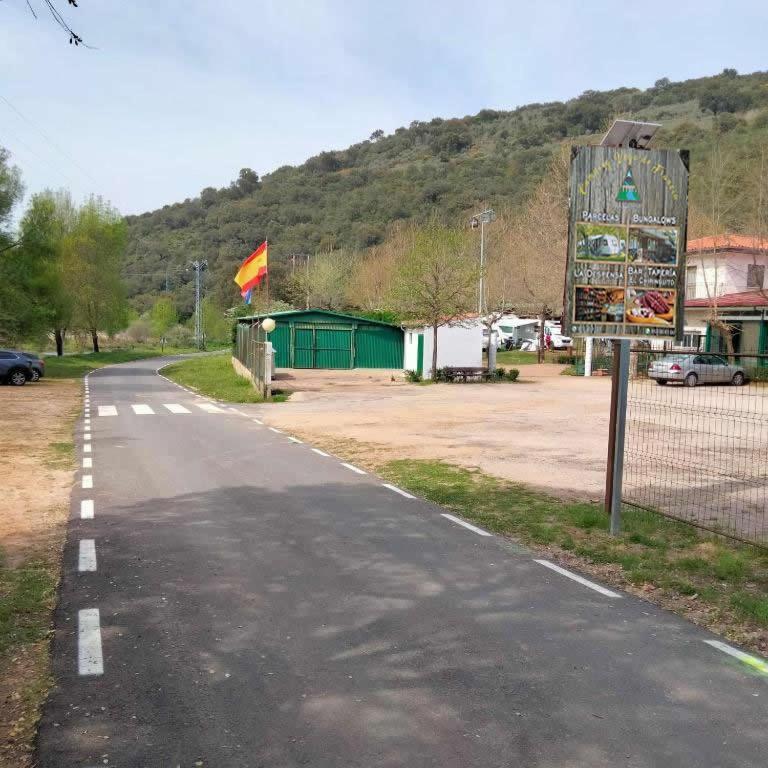 Bungalows, Camping Vega De Francia Sotoserrano Luaran gambar